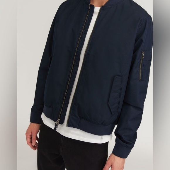 Everlane The Bomber Jacket | Uniform - Picture 3 of 8